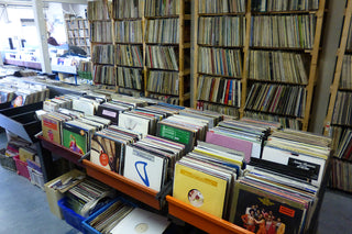 Crate-Digging Love :: 5 Scores at Holland's Largest Vinyl Outlet
