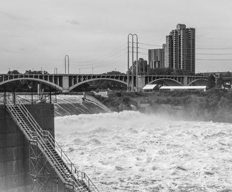 TWIN PEEKS :: GLIMPSES OF MINNEAPOLIS